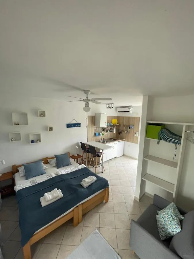 Sukosan Studio Apartman 0*,