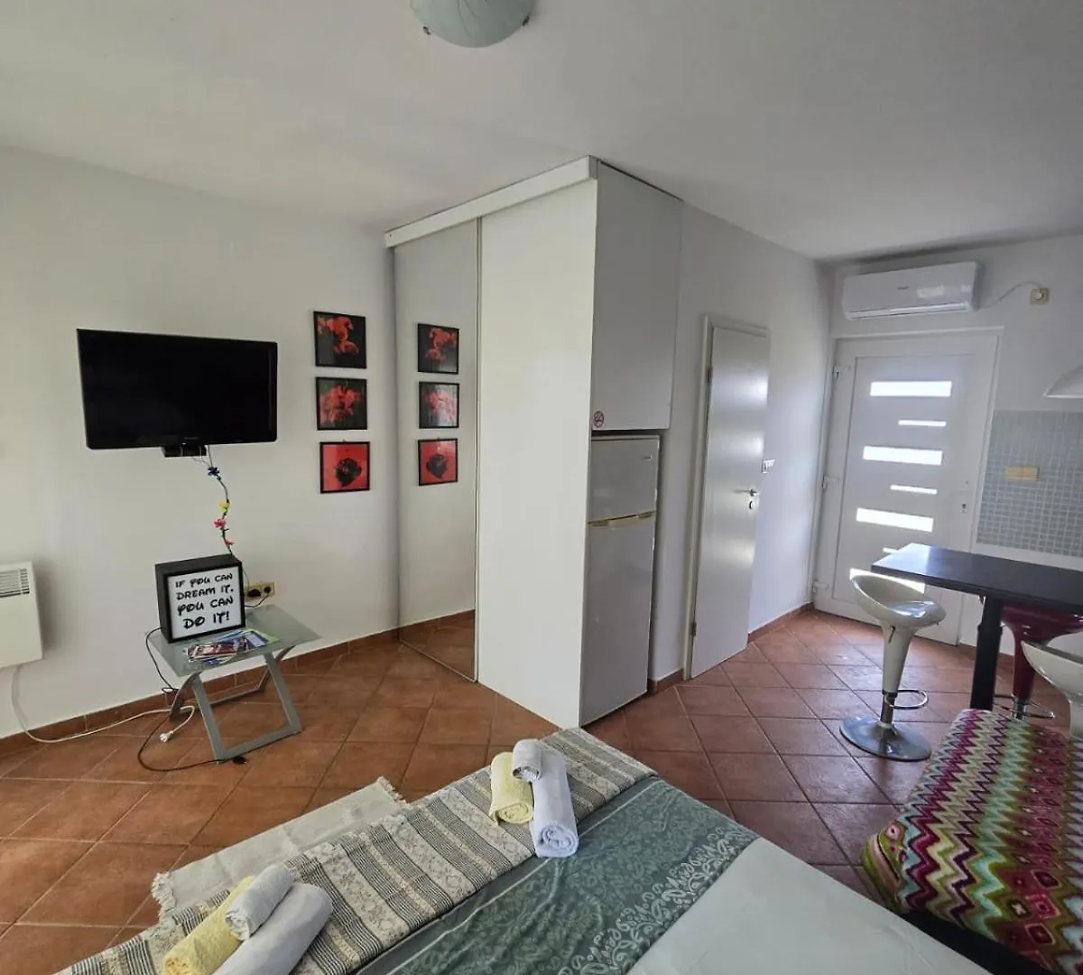 Lägenhet Sukosan Studio Apartman